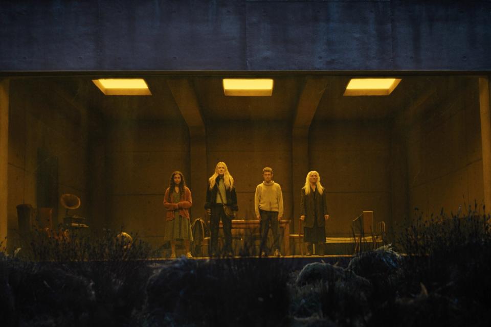 THE WATCHERS, from left: Georgina Campbell, Dakota Fanning, Oliver Finnegan, Olwen Fouere, 2024.  © Warner Bros. /Courtesy Everett Collection