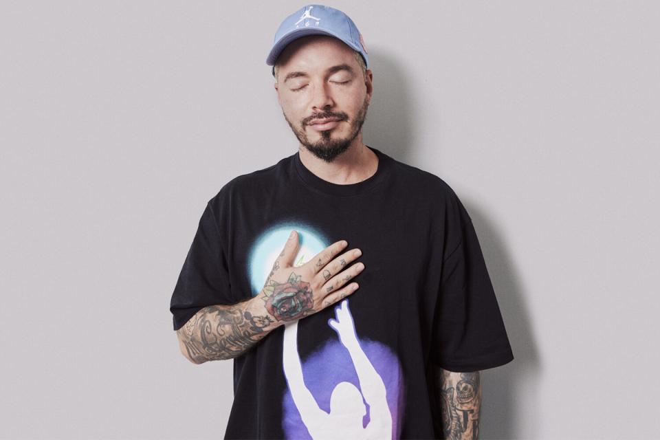 J Balvin Opens Up About Mental Health as He Releases OYE App hi there! can i get the photos of j balvin from here tooled: https://www.dropbox.com/sh/1raui13p3yzpx6y/AACi6oSy463s882d5d5j4ytha/Executive%20Headshots?dl=0&subfolder_nav_tracking=1 please credit OYE