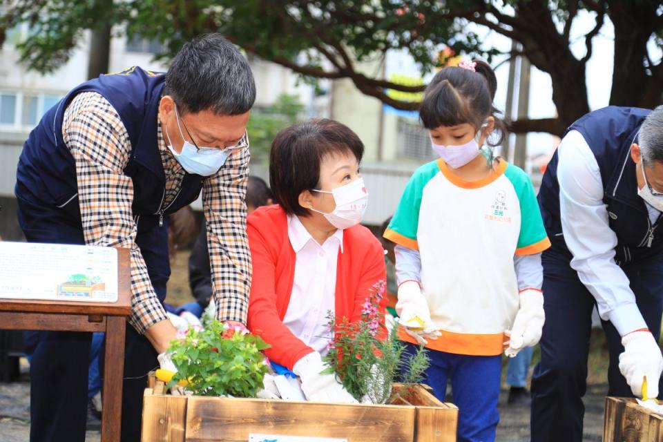 ▲台中市長盧秀燕推出「台中美樂地計畫，以共融公園、陽光公廁及人本無障礙環境建置，至今已經完成超過109座共融公園(圖／市政府提供2021.12.6)