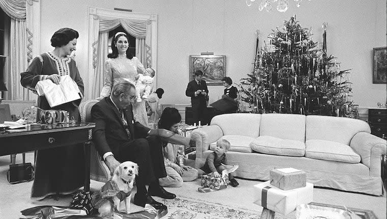 White House Dogs: 15 Presidents and Their Pooches in Photos
