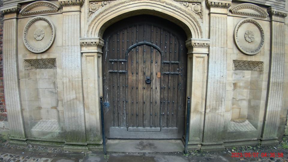 Photo of an old doorway taken with the SJCAM SJ20 action camera