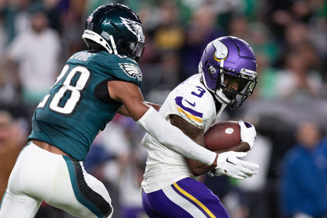 Philadelphia Eagles hang on to beat the Minnesota Vikings 34-28 on Thursday  Night Football behind a 175-yard performance from D'Andre Swift