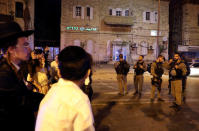 Israeli security forces seal off a street near Jerusalem's Damascus Gate after a suspected stabbing attack, September 18, 2018. REUTERS/Ammar Awad