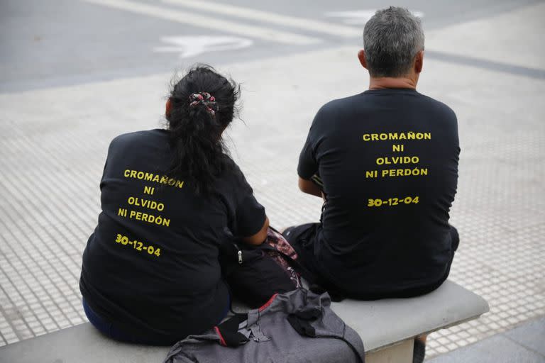 Familiares y sobrevivientes en uno de los tantos actos por el aniversario de la tragedia de Cromañón