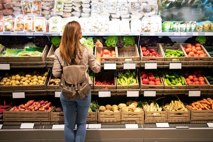 mujer en el mercado