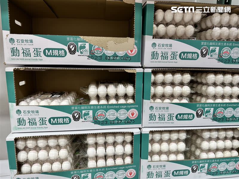 好市多雞蛋限購一盒，賣場人員透露開門1小時就會全數搶光。（圖／記者劉沛妘攝影）