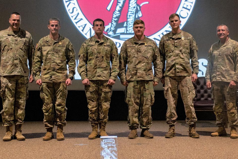 Pictured from left to right, Col.
Kevin Cox, Master Sgt. Guy Mellor (Utah National Guard), Sgt. 1st Class Elijah Putnam (Utah
National Guard), Sgt. Benjamin Haller (Minnesota National Guard), Staff Sgt. Michael Graff
Minnesota National Guard, and Command Sgt. Maj. Paul Winkle, Arkansas Army National Guard.
Four members of the National Guard became recipients of the Chief’s 50 Marksmanship Badge
December 8, 2022 in a ceremony at Fort Chaffee Joint Maneuver Training Center.