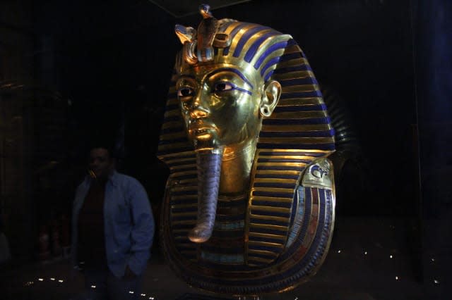 Tutankhamun mask: Egypt museum staff face trial over botched beard job