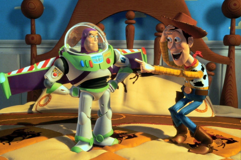 Der Disney-Klassiker "Toy Story" von 1995 war der erste vollständig am Computer erstellte Langfilm. Die legendären Pixar-Studios gaben dem Film aber nicht nur sein vollkommen neues Äußeres, sondern den Figuren darin auch eine Seele. Ohne "Toy Story" wären spätere Animationsfilme wie "Findet Nemo" oder "Die Minions" nicht denkbar. (Bild-Copyright: ddp Images)