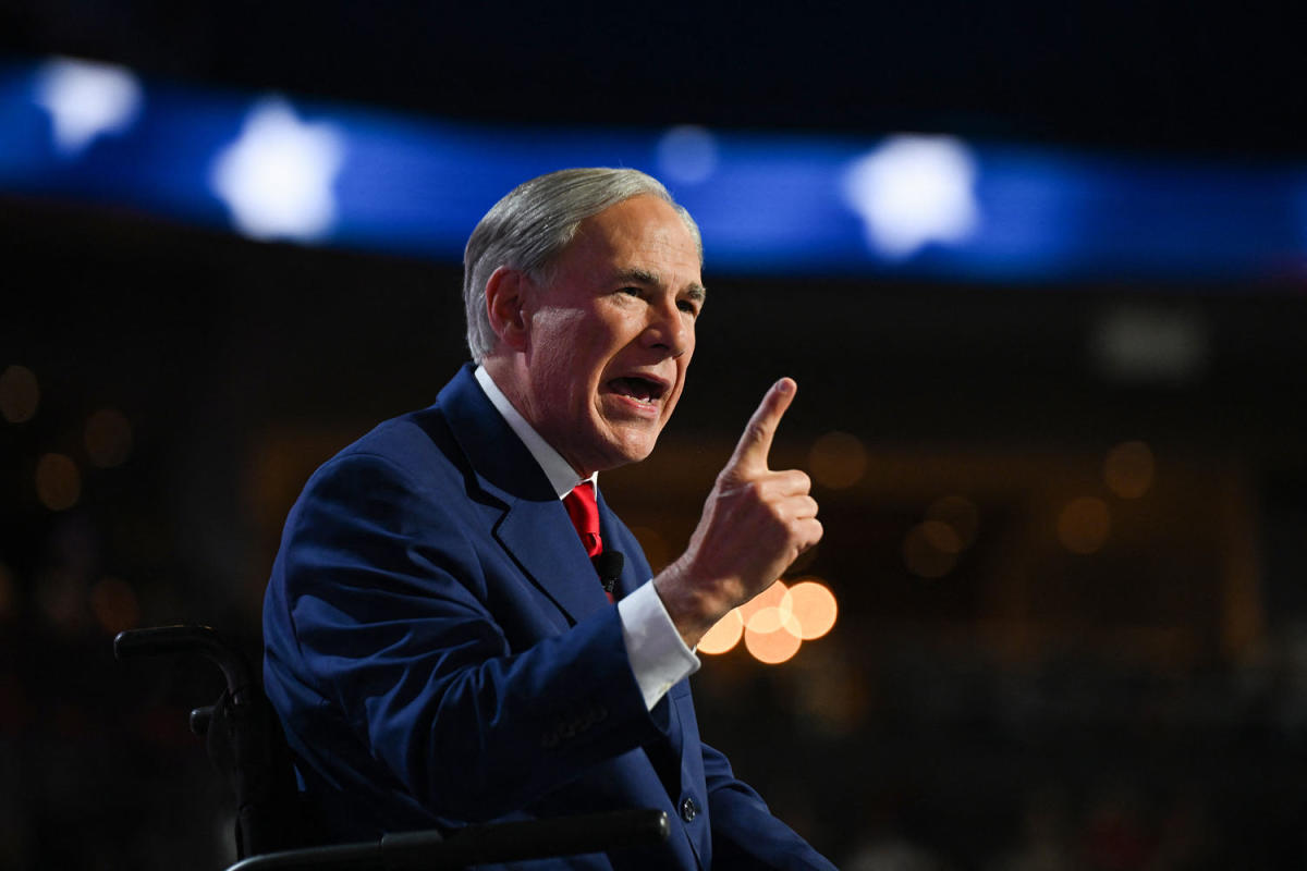 Texas Gov. Greg Abbott attacks Harris for busing migrants, then brags about his own busing program