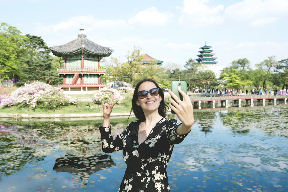 韓國旅遊禁忌：拍照時要避免拍到陌生人（示意圖/Getty Image）