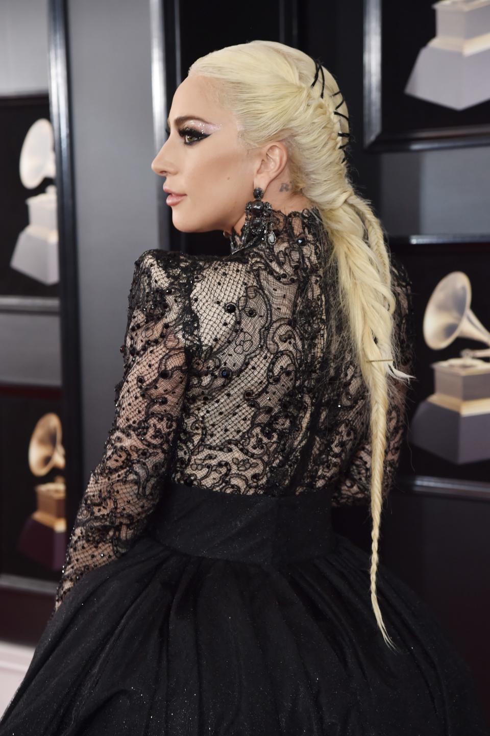 <h1 class="title">60th Annual GRAMMY Awards - Red Carpet</h1><cite class="credit">Kevin Mazur</cite>
