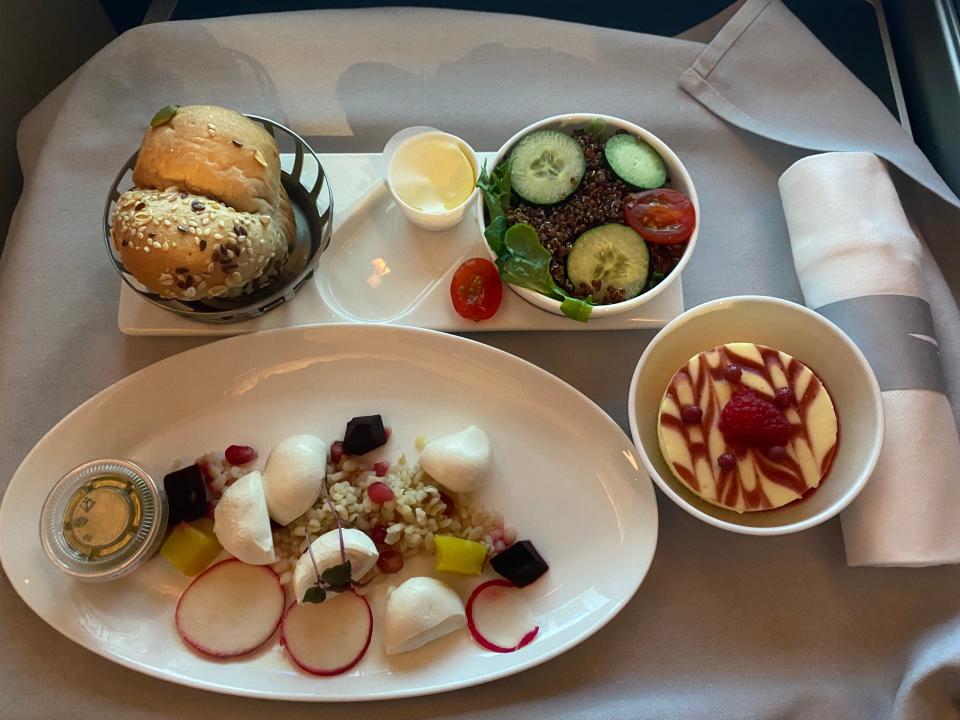 A light lunch on British Airways Club Suite, Paul Oswell, "Review with photos of British Airways' Business Class Club Suite"