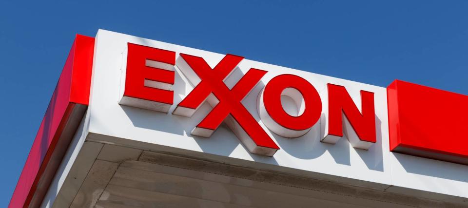 Oil nears 3-year high: Grab Exxon, 2 more energy stocks with big dividend yields