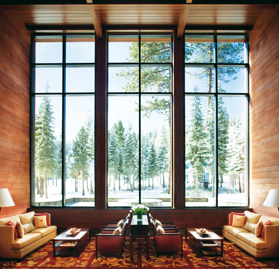 Enjoy unbeatable locations and amazing après perks at these mountain resort retreats