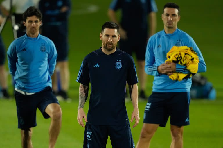 Entrenamiento de argentina en Doha, Qatar

Lionel Messi