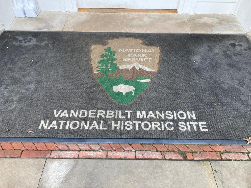 A rug that says Vanderbilt Mansion National Historic Site.