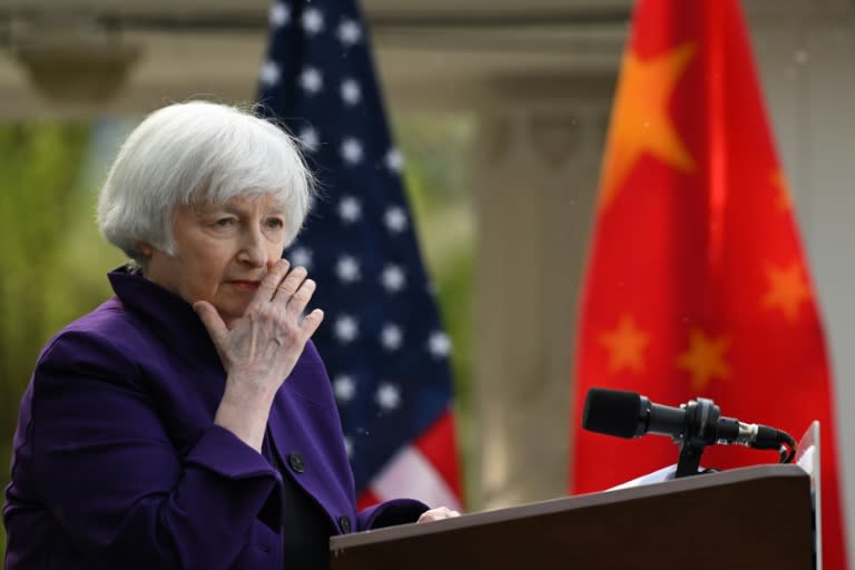 La secrétaire américaine au Trésor, Janet Yellen, lors d'une conférence de presse dans la résidence de l'ambassadeur des Etats-Unis en Chine à Pékin le 8 avril 2024 (Pedro Pardo)