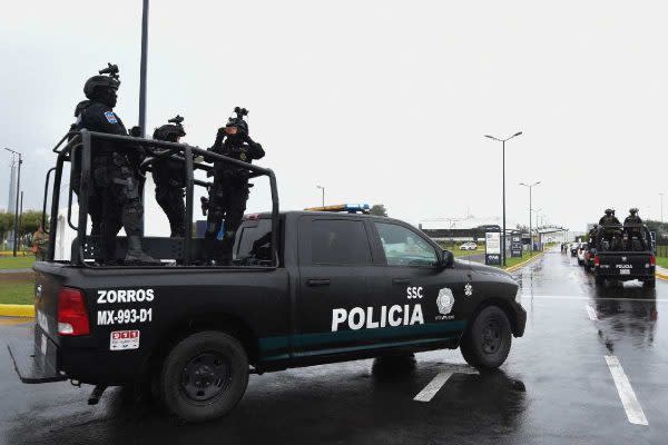 escolta durante el traslado del cuerpo del comisario milton morales