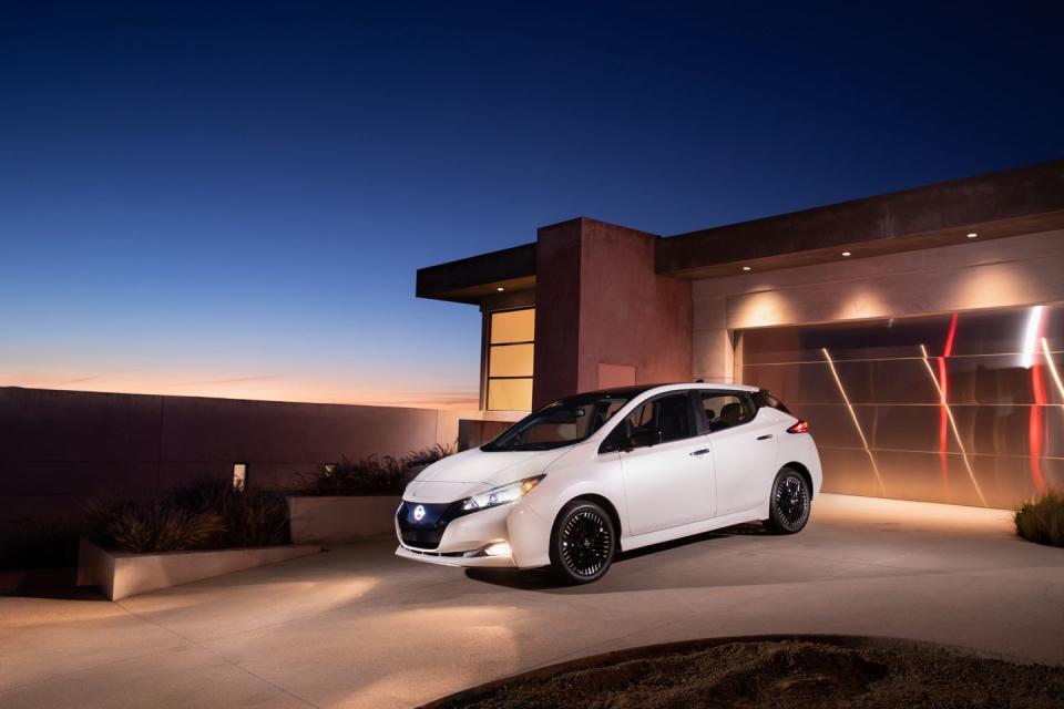 2024 nissan leaf