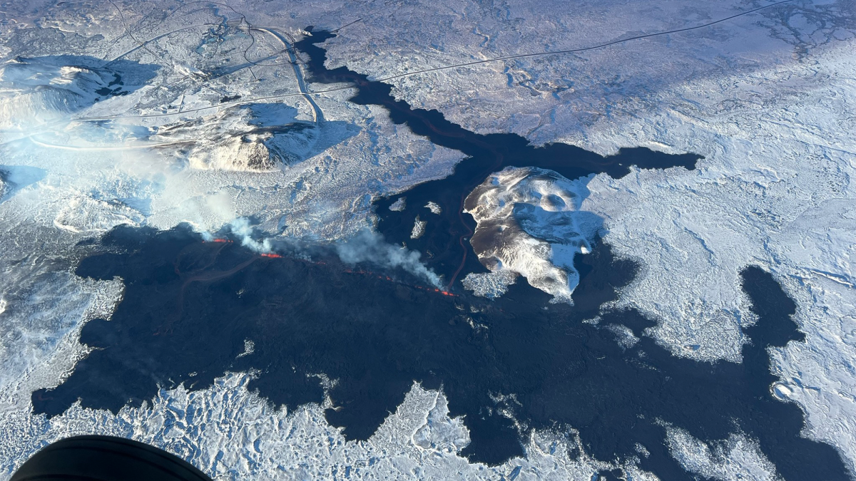 Earthquakes shake Iceland as the possibility of a volcanic eruption increases