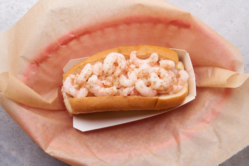 Classic Shrimp Roll. (PHOTO: Luke’s Lobster Singapore)