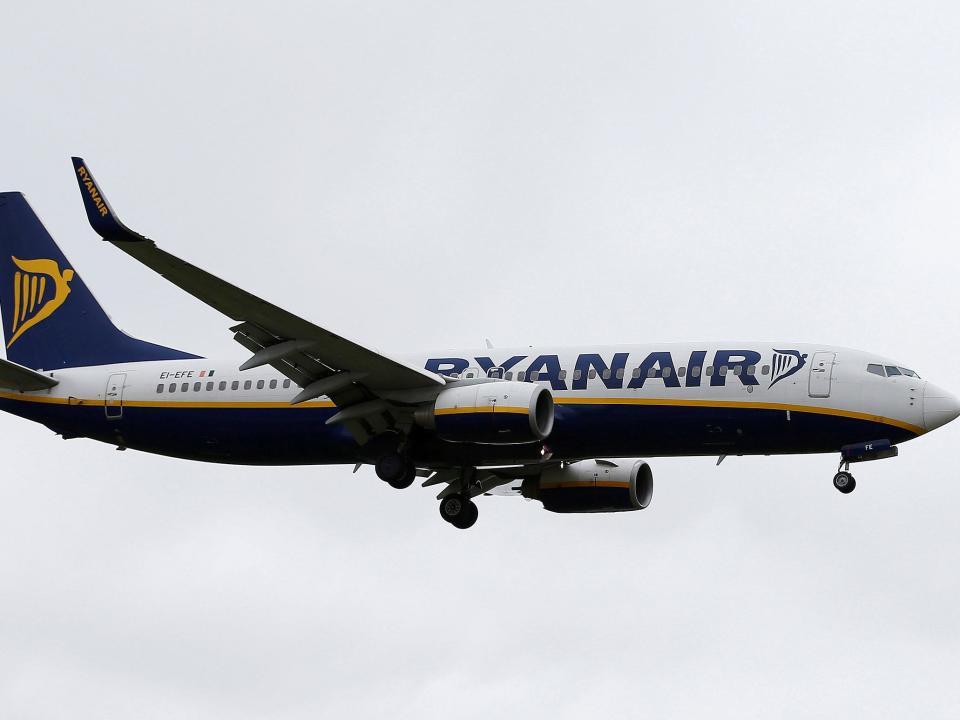FILE PHOTO: A Ryanair aircraft lands at Manchester Airport in Manchester, Britain, May 26, 2015.  REUTERS/Andrew Yates/File Photo