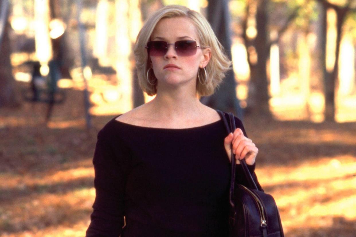 Editorial use only. No book cover usage. Mandatory Credit: Photo by Touchstone/Kobal/Shutterstock (5882317p) Reese Witherspoon Sweet Home Alabama - 2002 Director: Andy Tennant Touchstone USA Scene Still Comedy Fashion victime