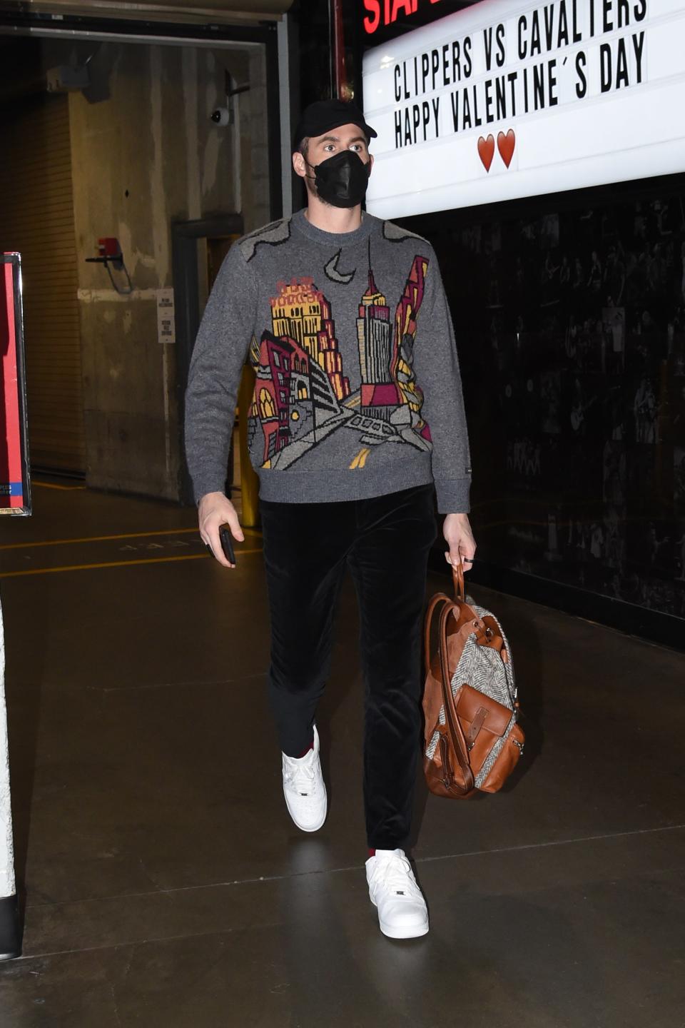 Kevin Love arrives for a game in Los Angeles, February 14, 2021.