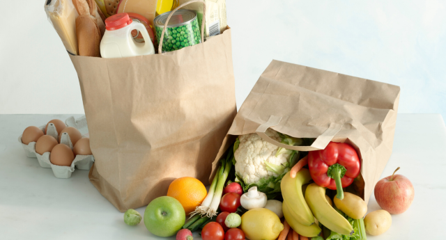 Edmonton grocery shoppers seek out produce bargains as vegetable