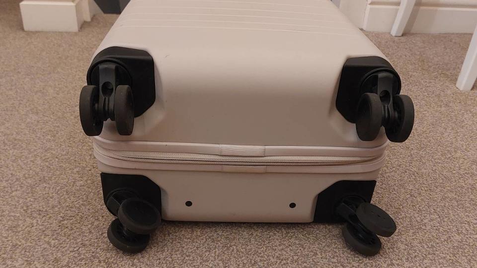 Monos Carry-On review