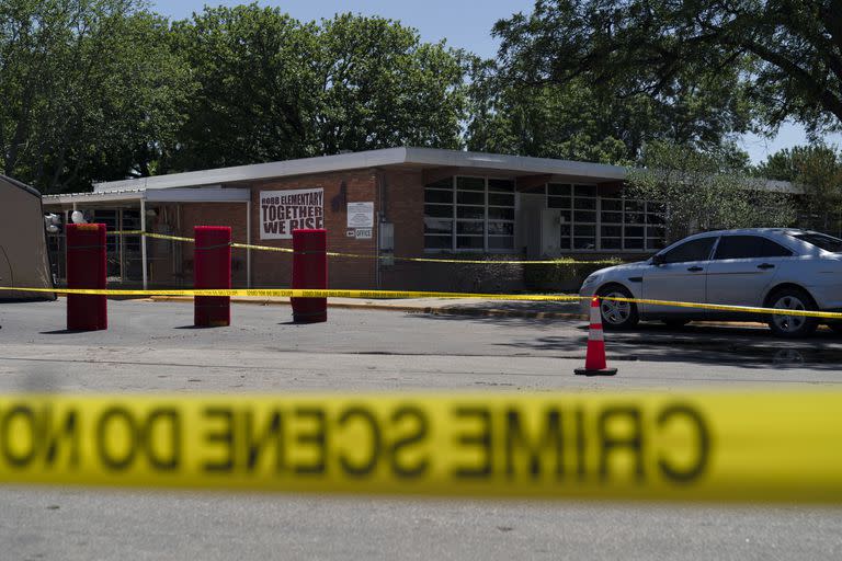 La escuela primaria Robb en Uvalde, donde el miércoles un joven de 19 años asesinó a 21 personas