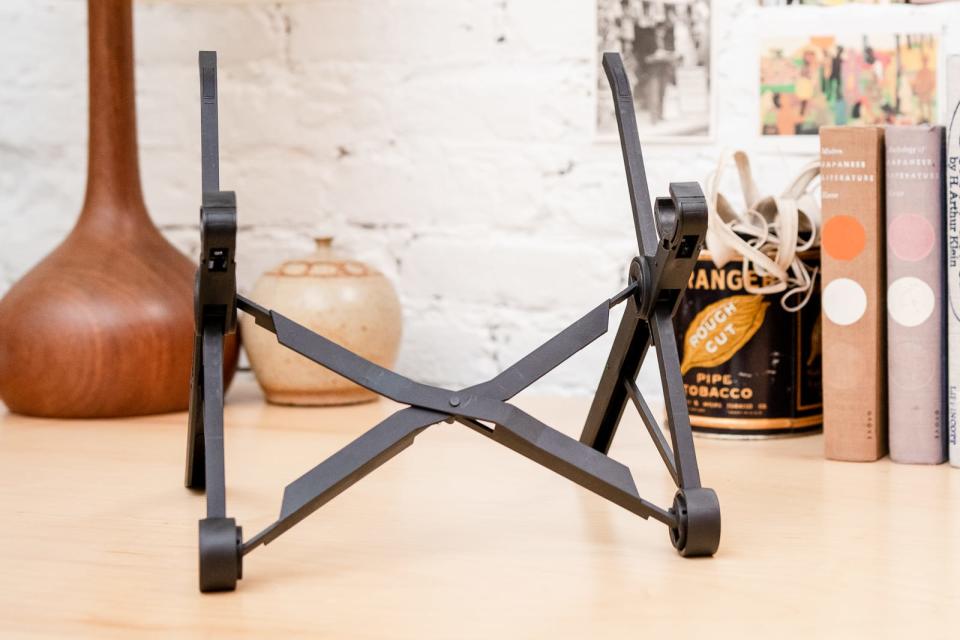 Laptop stands