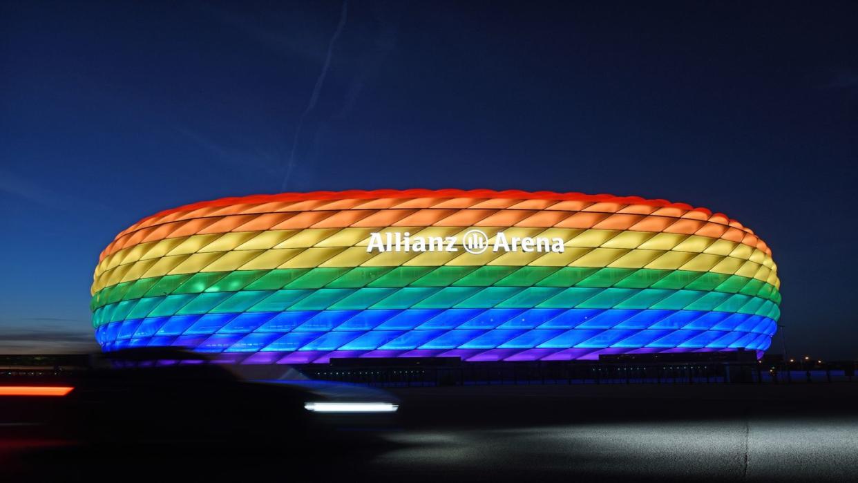 So könnte die Münchner Allianz Arena zum Spiel Deutschland gegen Ungarn erstrahlen - wenn nicht die UEFA etwas dagegen hätte.