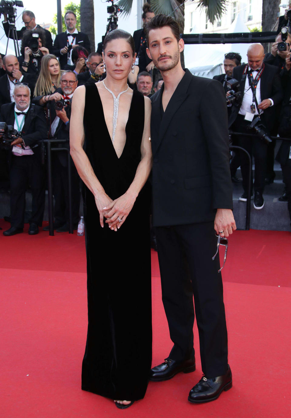 Pierre Niney et Natasha Andrews (bijoux Boucheron)