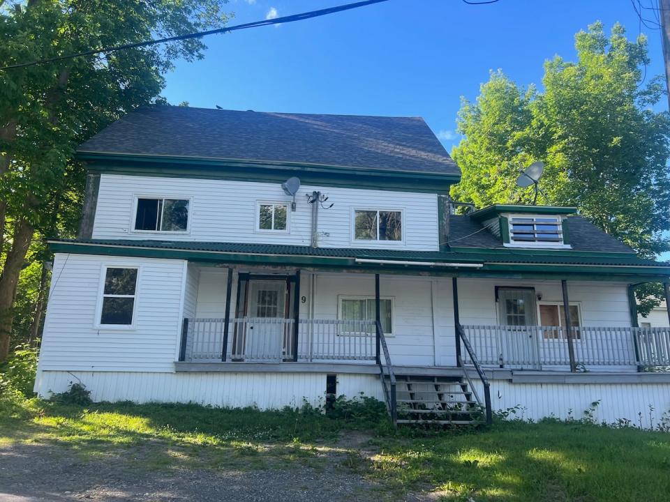 9 Schoodic St. is one of Penkala's buildings being sold at mortgage sale. The building has been vacant since a SCAN eviction in 2022.