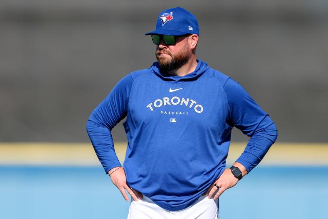 Blue Jays manager John Schneider saves woman from choking at Florida  restaurant 