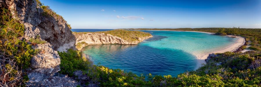 Dean’s Blue Hole on Long Island Bahamas. One of the deepest blue holes in the world surrounded by a spectacular powder-white sand beach.