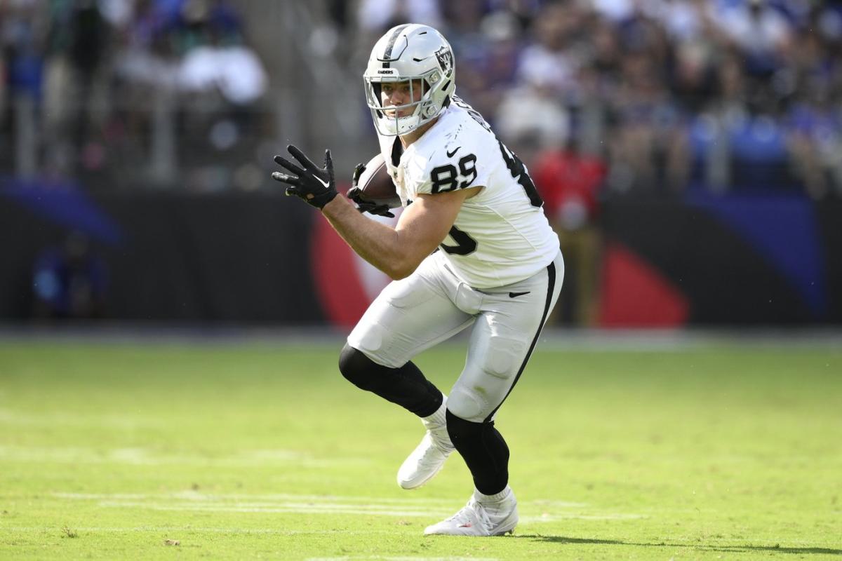 Quiet off the field, Raiders rookie TE Brock Bowers has made plenty of noise on it through 2 games