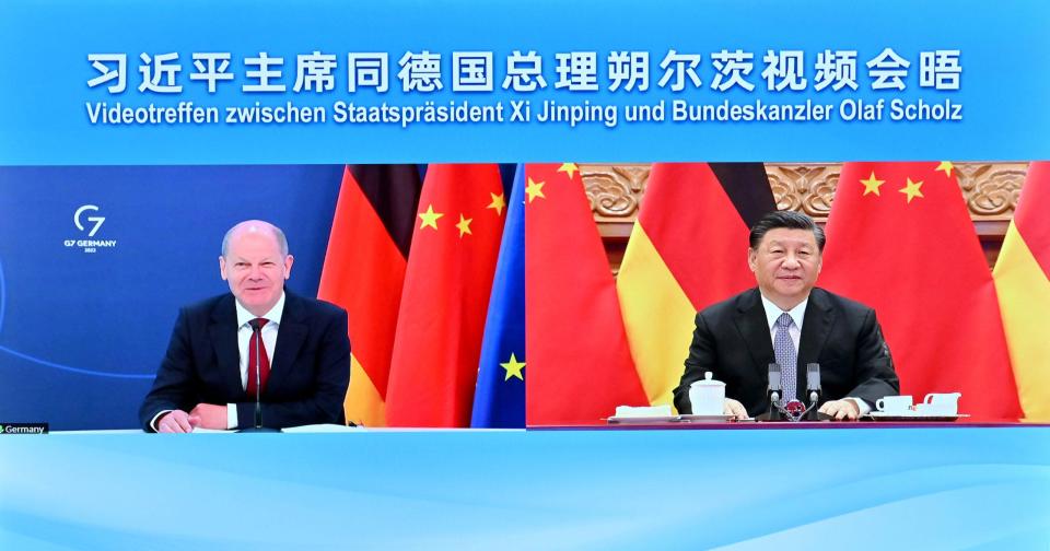 Bundeskanzler Olaf Scholz reist zu Chinas Staats- und Parteichef Xi Jinping nach Peking. Das letzte Treffen war im Mai per Video.  - Copyright: Xinhua/Yue Yuewei