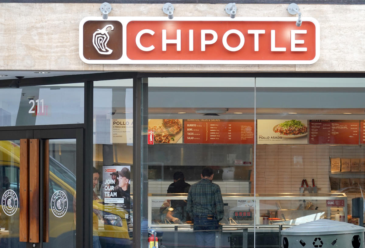 Chipotle Q3 earnings beat expectations as price hikes boost revenue