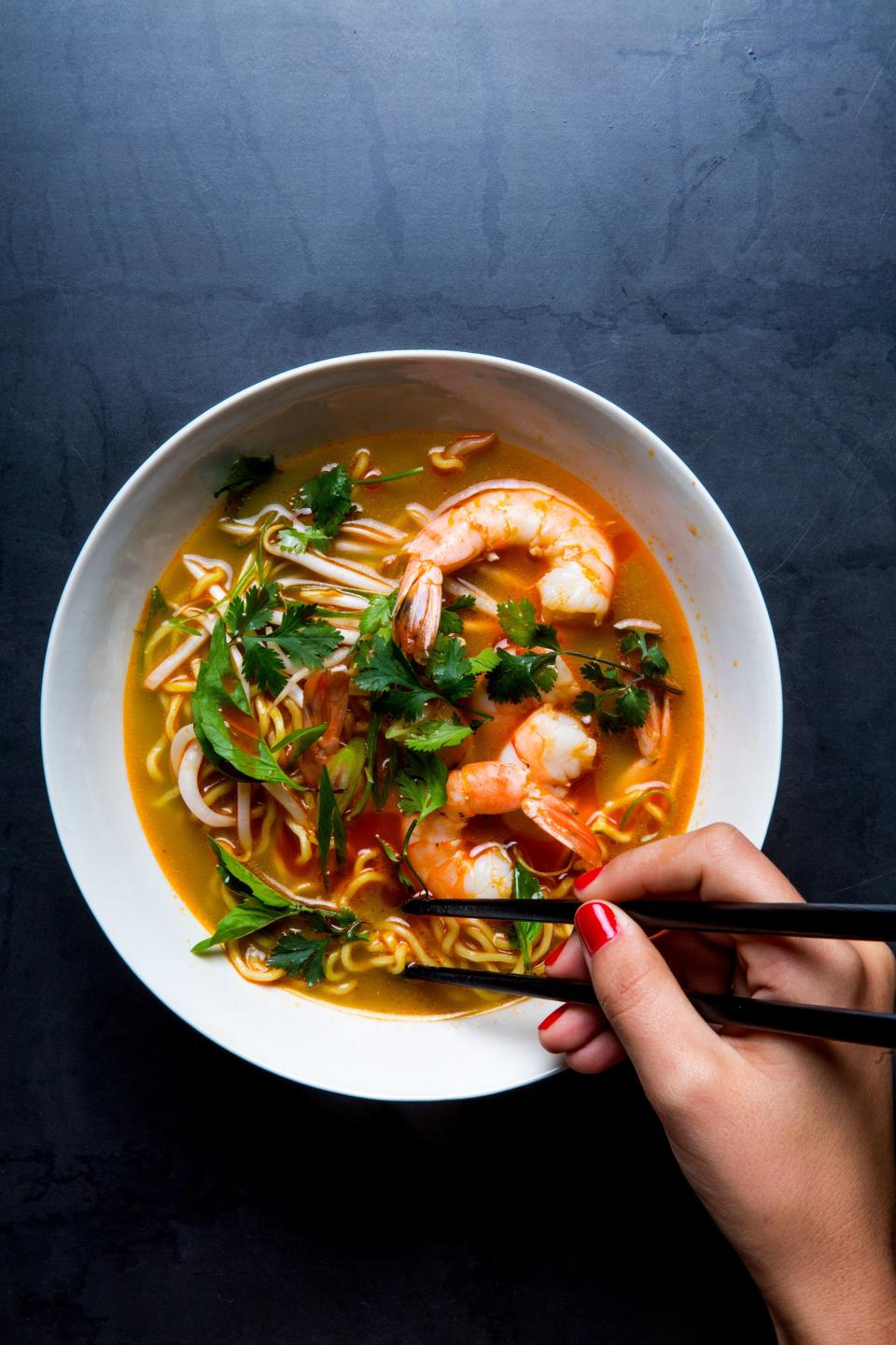 Aromatic Shrimp and Noodle Medicine Soup