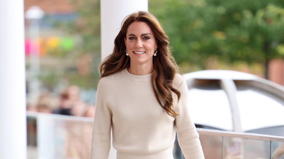 Princess of Wales wearing knitted outfit for visit to Nottingham Trent University