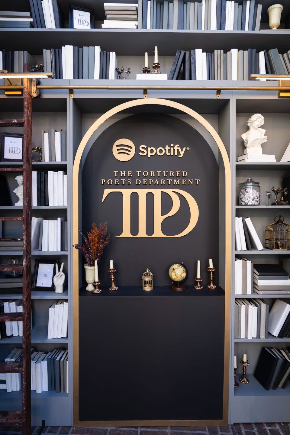 inside taylor swift's spotify popup