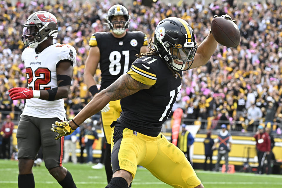 PITTSBURGH, PA - OCTOBER 16:   Pittsburgh Steelers wide receiver Chase Claypool (11) celebrates after making a touchdown in the fourth quarter during the game between the Tampa Bay Buccaneers and the Pittsburgh Steelers at Acrisure Stadium in Pittsburgh, PA on October 16, 2022.  (Photo by Shelley Lipton/Icon Sportswire via Getty Images)