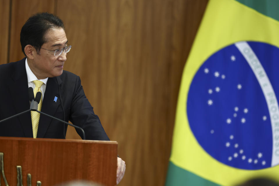 Japan's Prime Minister Fumio Kishida gives a joint statement with Brazilian President Luiz Inacio Lula da Silva at Planalto presidential palace in Brasilia, Brazil, Friday, May 3, 2024. (AP Photo/Luis Nova)