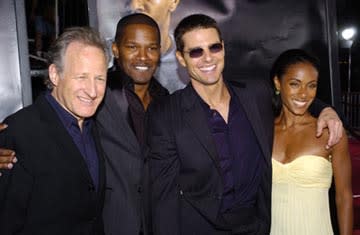 Director Michael Mann , Jamie Foxx , Tom Cruise and Jada Pinkett-Smith at the LA premiere of Dreamworks SKG's Collateral -2004 Photo: