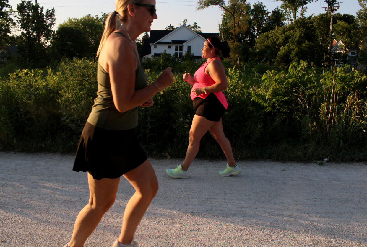 Los estudios han demostrado que con caminar al menos 30 minutos al día se obtienen importantes beneficios físicos y emocionales. (Yana Paskova/The New York Times)