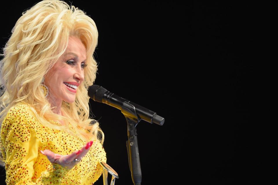 Dolly Parton The 50th Annual CMA Awards - Press Room