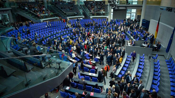 Durch Überhangmandate ist der Bundestag größer als je zuvor. Foto: dpa